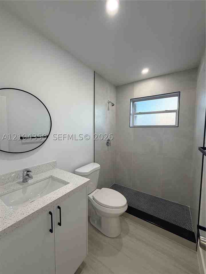20 W 37th St #2 - Photo 5 of 18