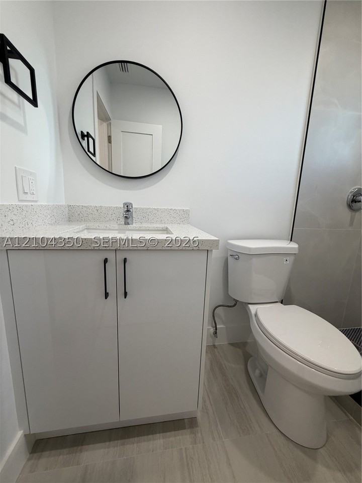 20 W 37th St #2 - Photo 7 of 18