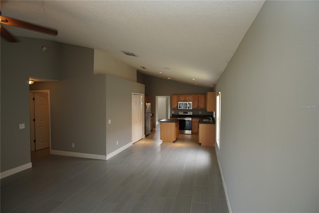 325 Brayton Ln - Photo 5 of 6