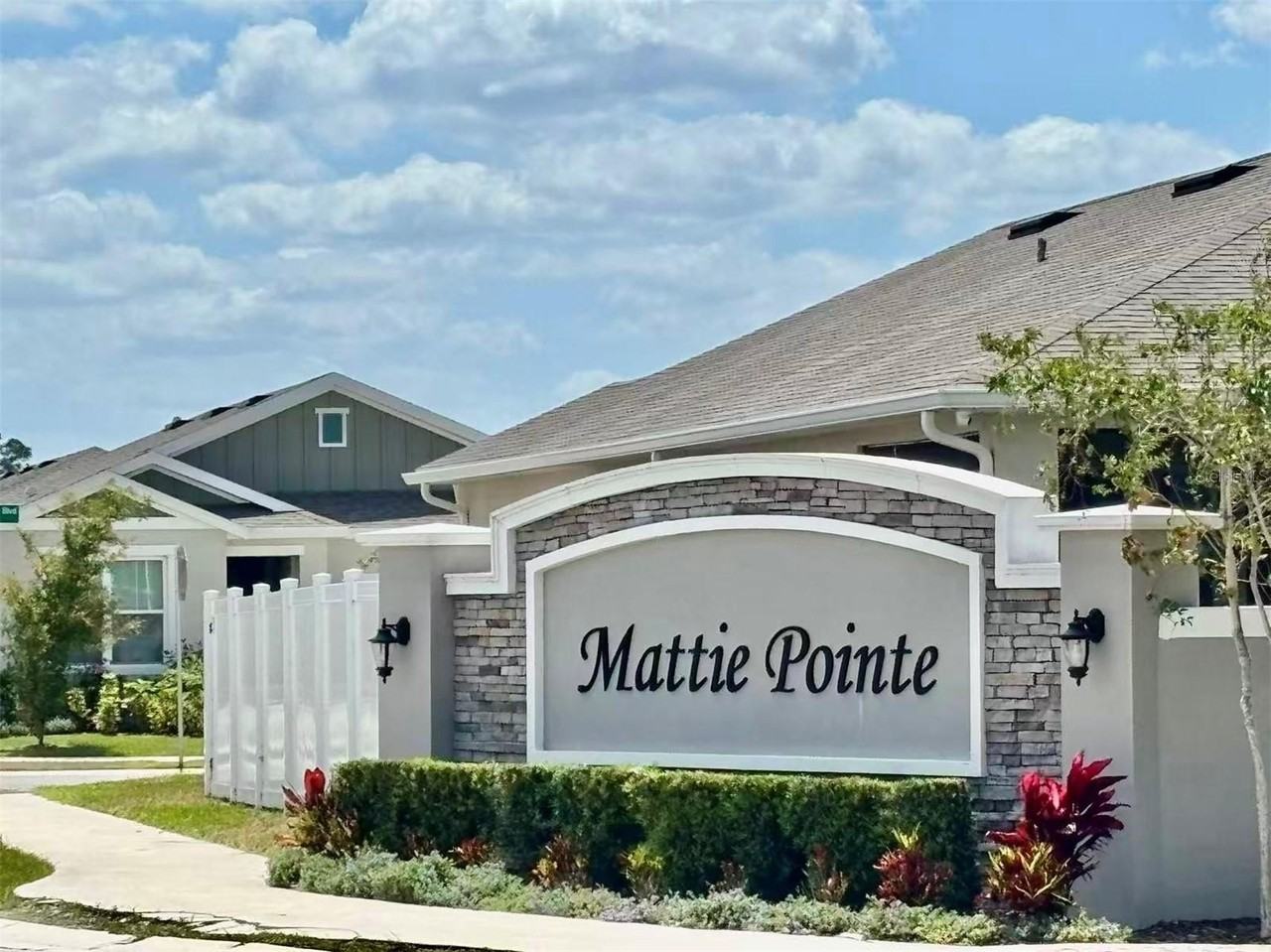 1028 Mattie Pointe Way - Photo 2 of 31