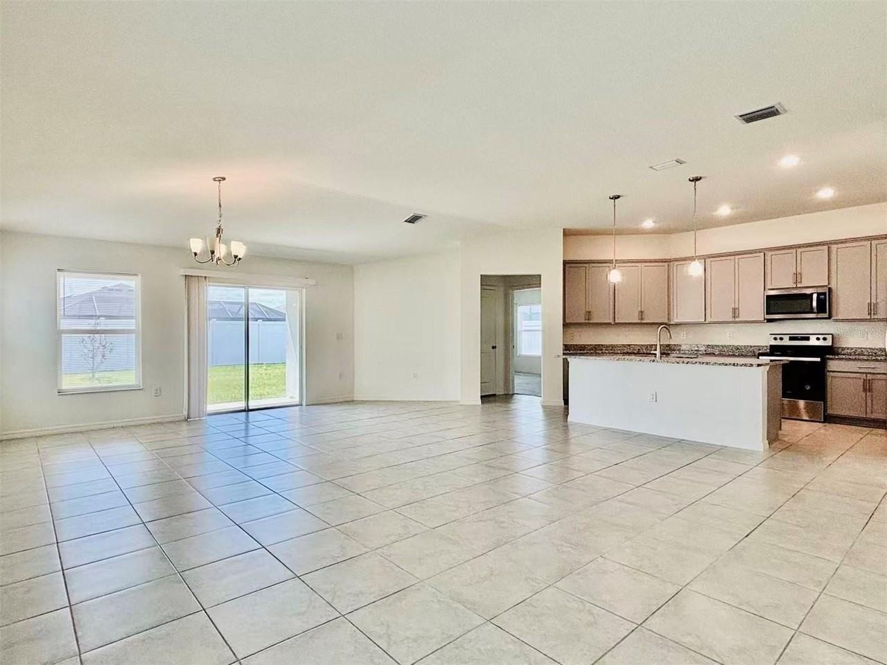 1028 Mattie Pointe Way - Photo 5 of 31