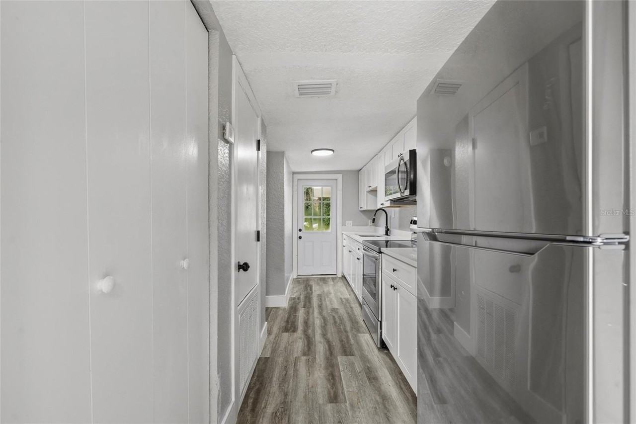 1608 Hope St - Photo 7 of 21