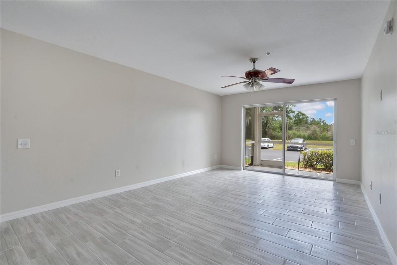 3960 Southpointe Dr #504 - Photo 4 of 42