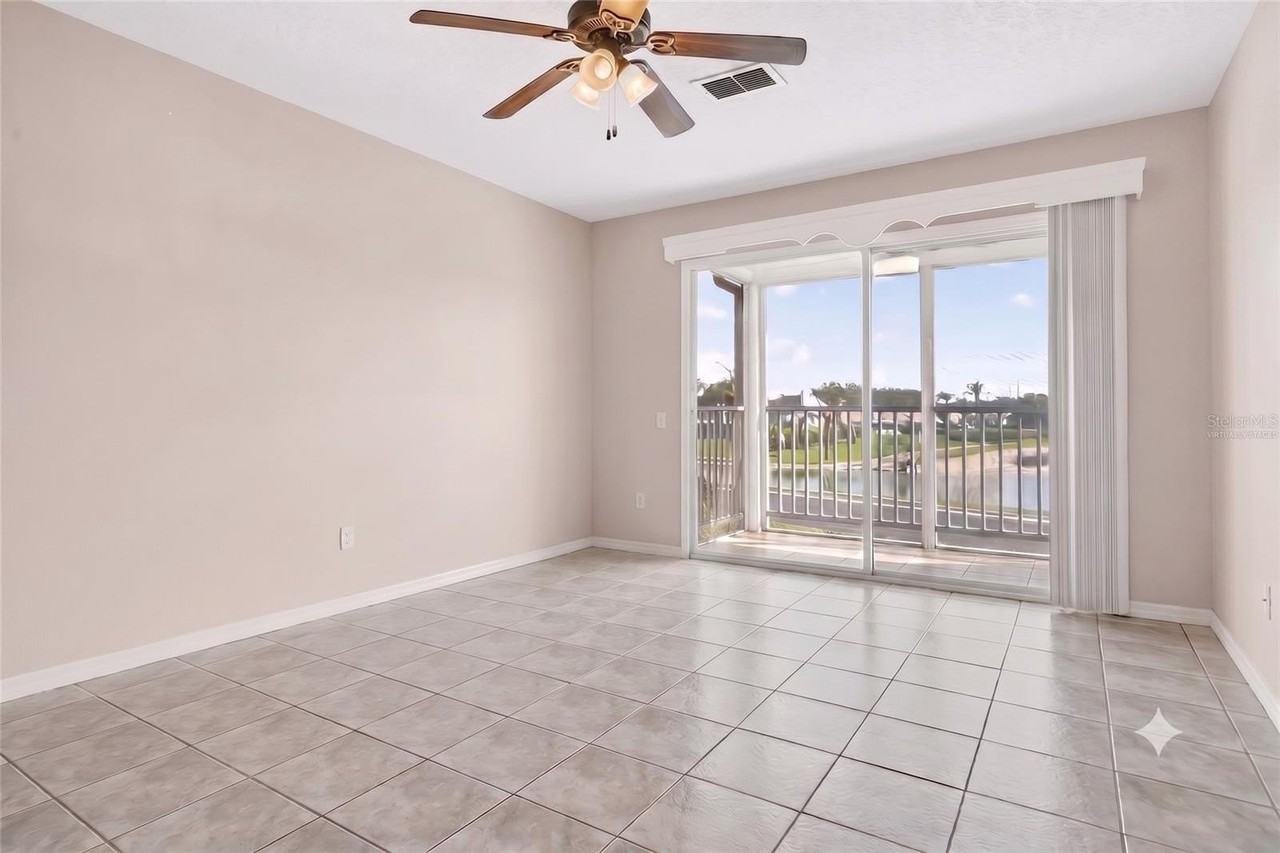 3930 Southpointe Dr #214 - Photo 6 of 31