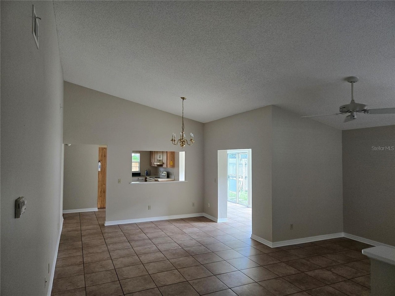 1666 Tremont Ln - Photo 4 of 16
