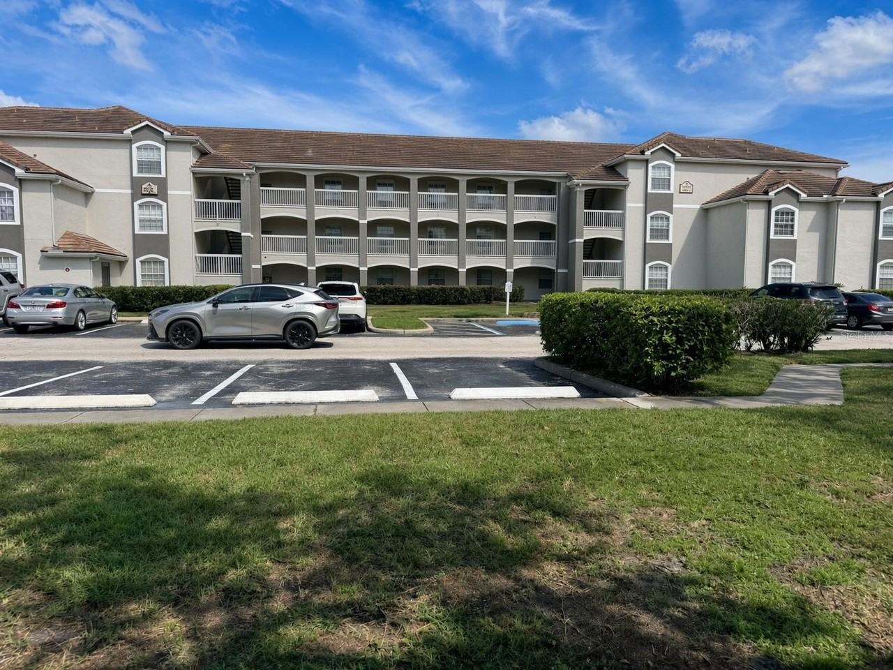 14049 Fairway Island Dr #125 - Photo 2 of 19