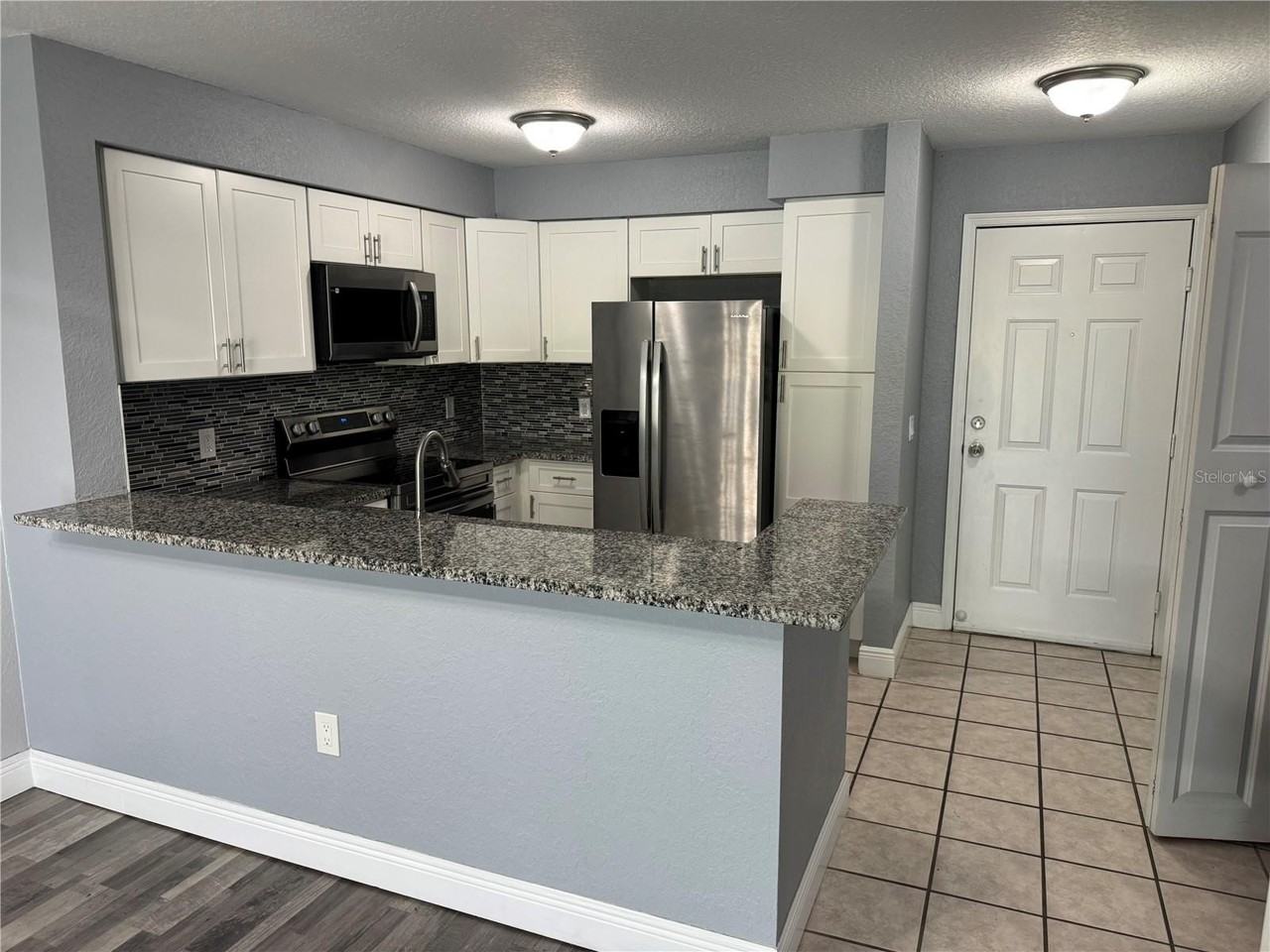 14049 Fairway Island Dr #125 - Photo 4 of 19