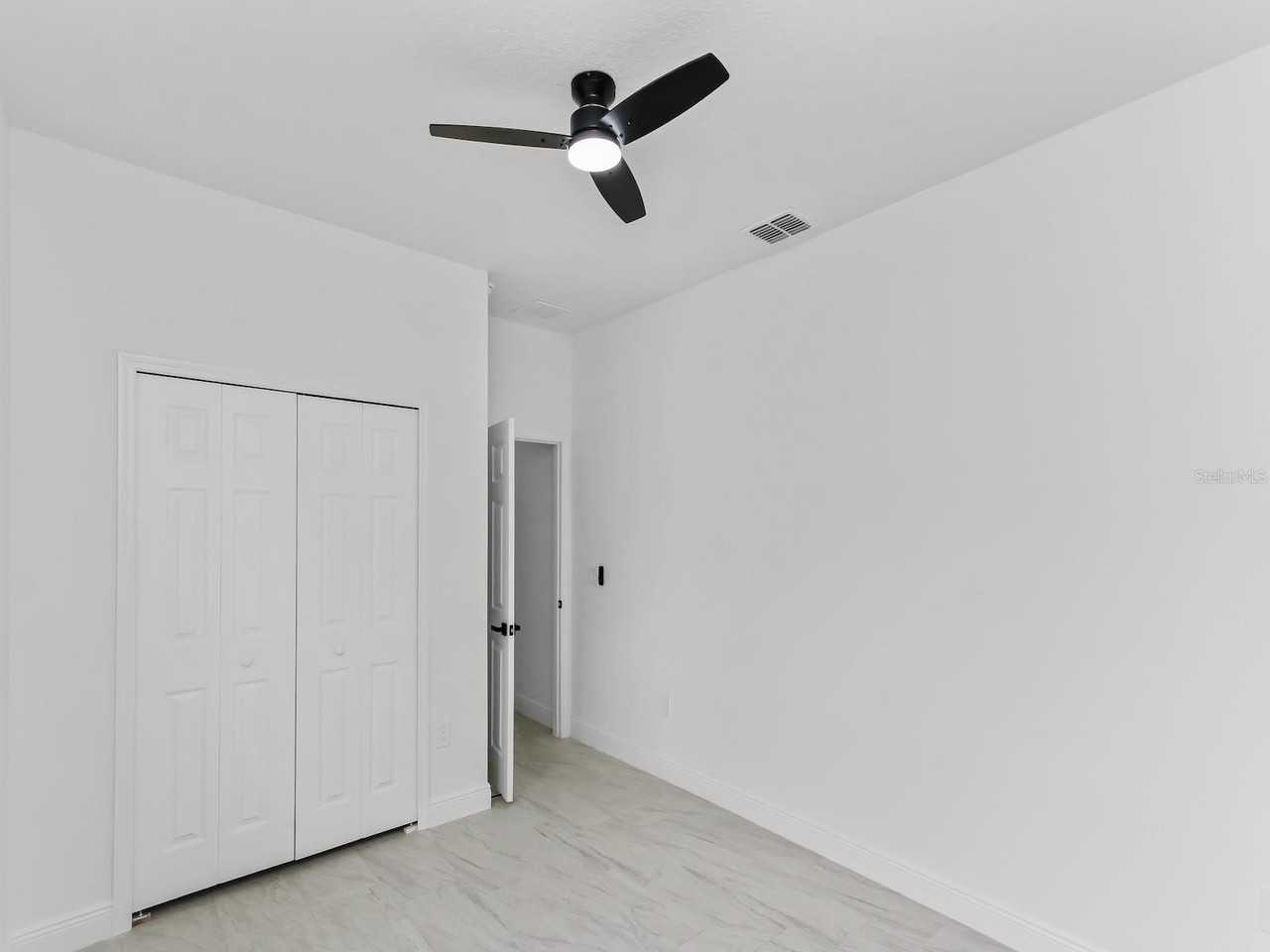 2048 Dixie Ave - Photo 5 of 27