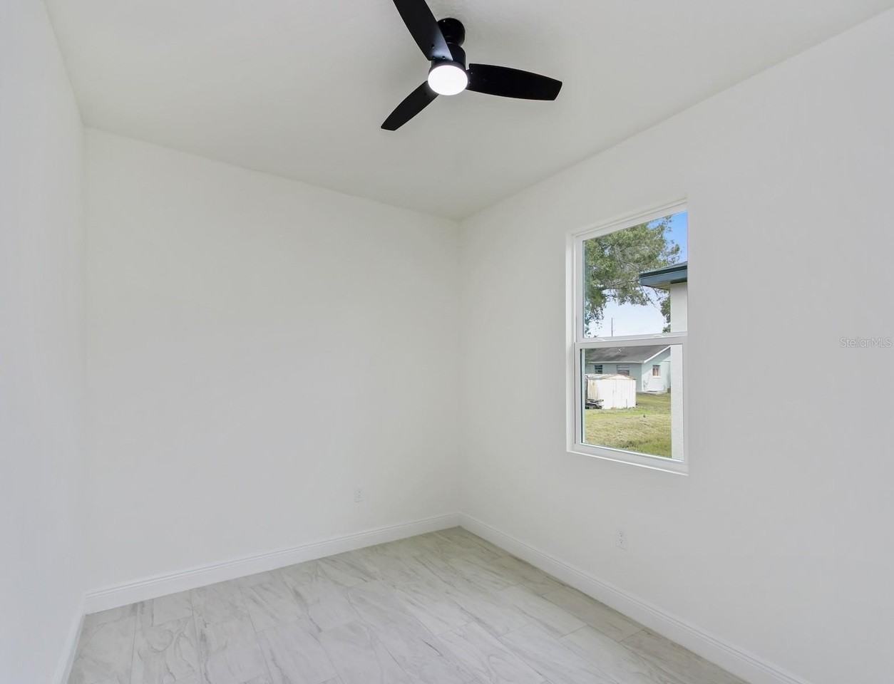2048 Dixie Ave - Photo 6 of 27