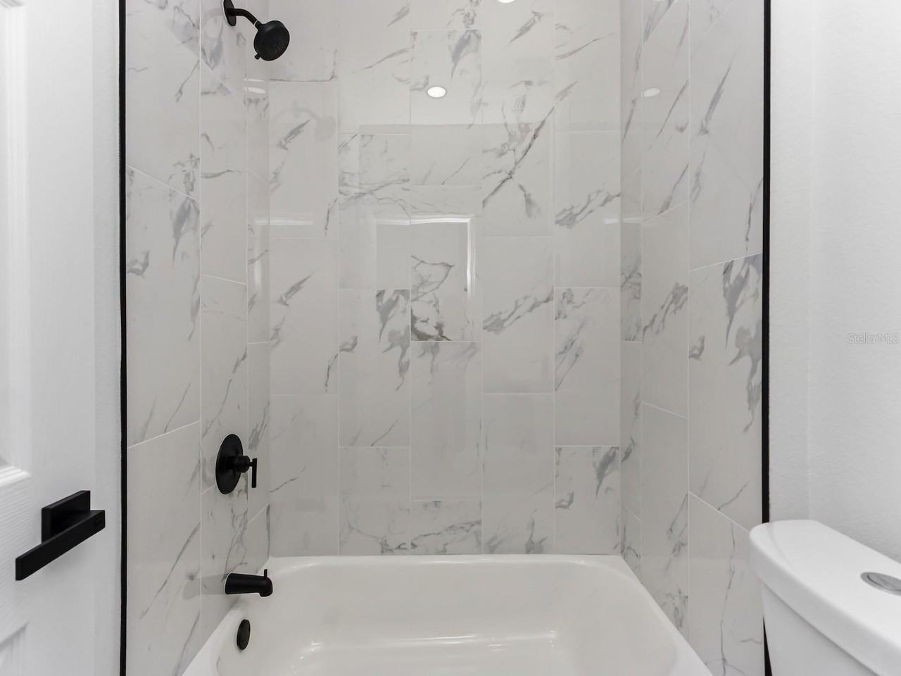 2048 Dixie Ave - Photo 7 of 27