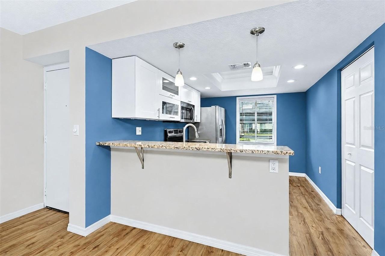 205 Palmetto Ct #205 - Photo 3 of 28