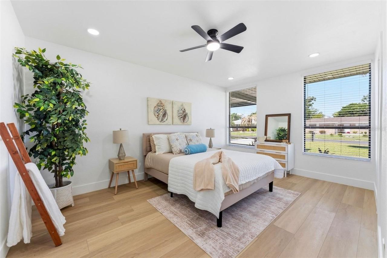 3917 E Eden Roc Cir - Photo 6 of 50