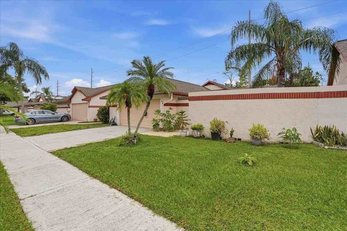 7047 Silvermill Dr - Photo 2 of 50
