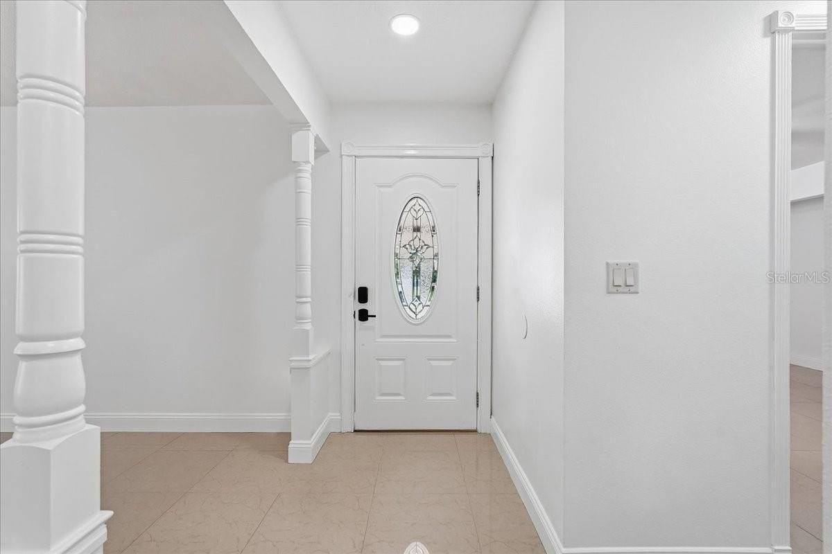 7047 Silvermill Dr - Photo 5 of 50