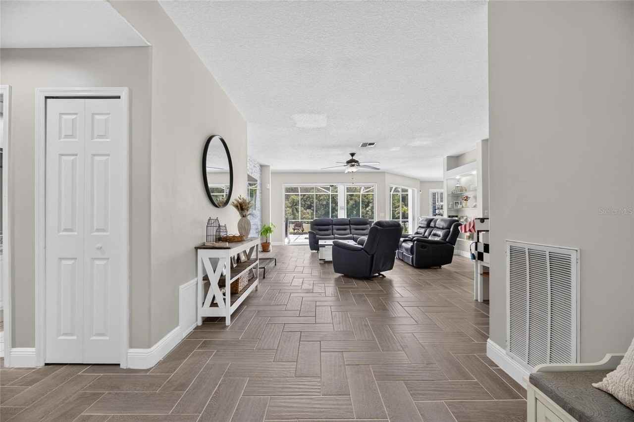 12419 Riverglen Dr - Photo 4 of 50