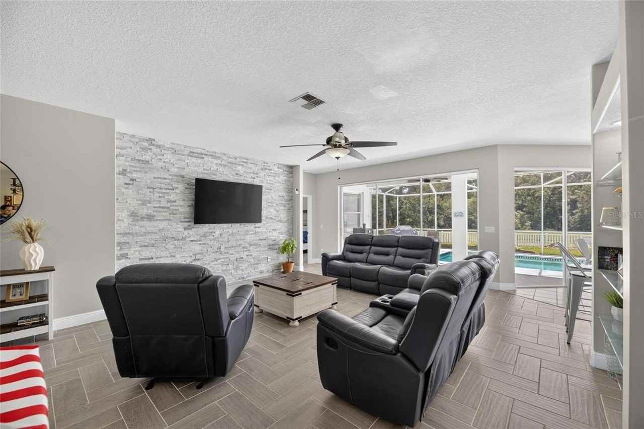 12419 Riverglen Dr - Photo 7 of 50
