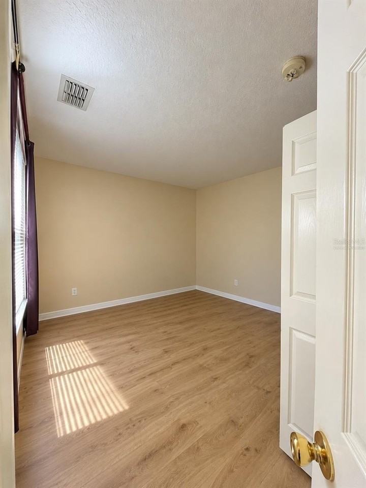 1133 Solana Cir - Photo 4 of 5