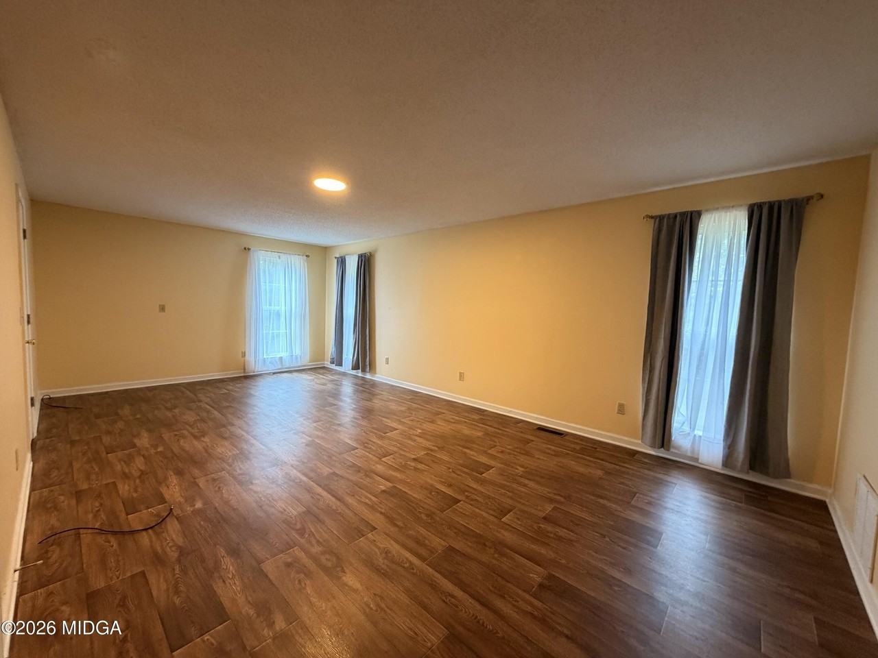 300 Bennie Pl - Photo 4 of 17