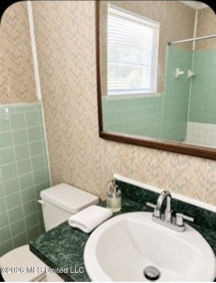2718 Northridge Dr - Photo 4 of 5
