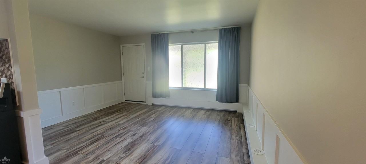 21520 Kelly Rd - Photo 6 of 11