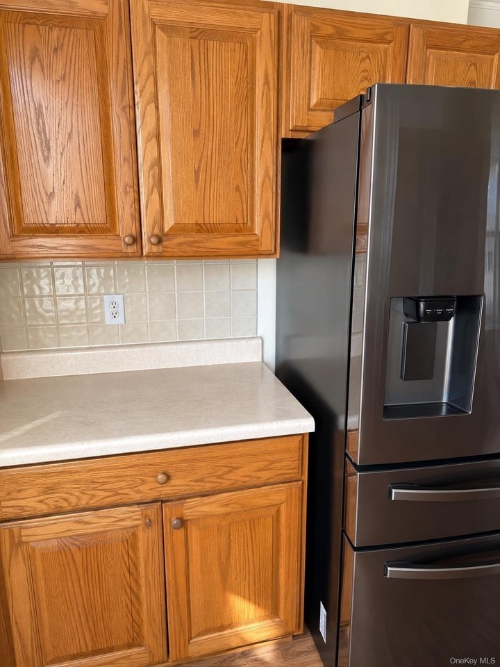 110 W Railroad Ave #2ndFL - Photo 3 of 7