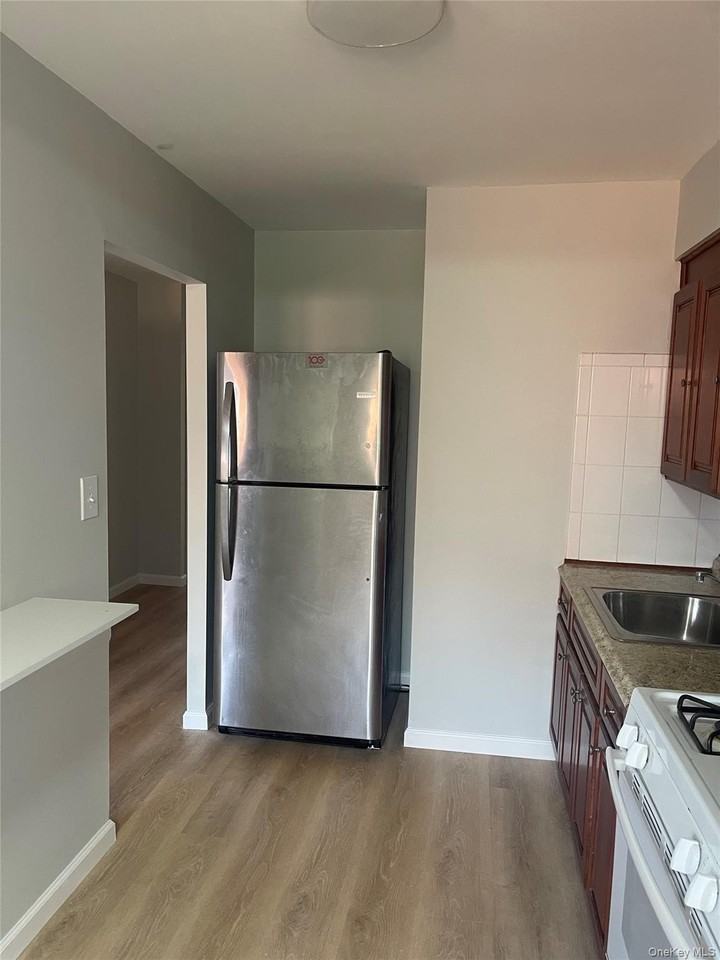 8407 266th St - Photo 2 of 20
