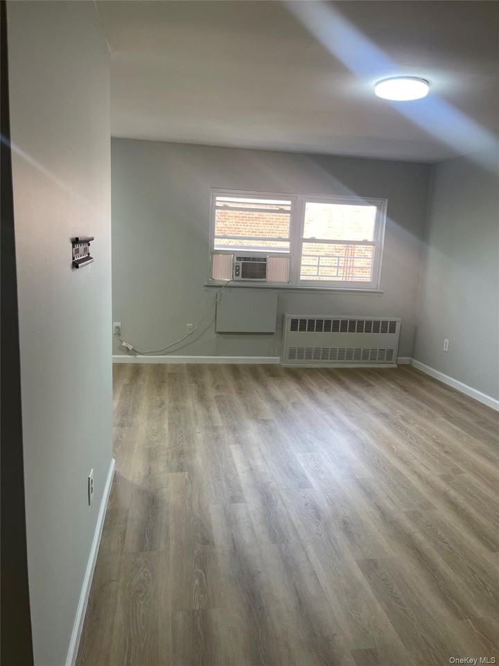 8407 266th St - Photo 3 of 20