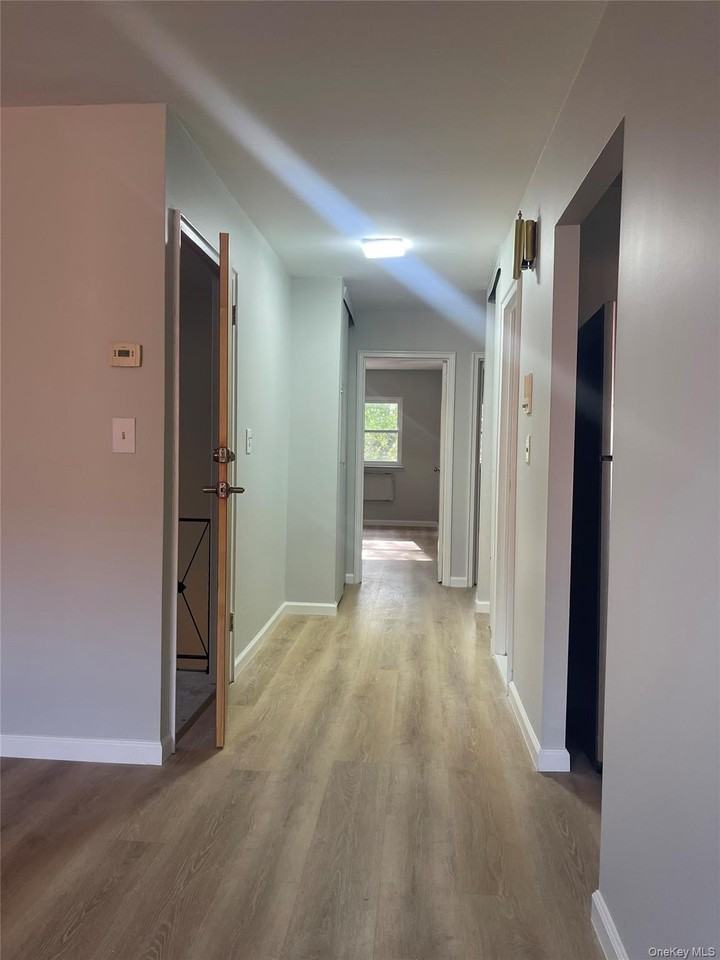 8407 266th St - Photo 4 of 20