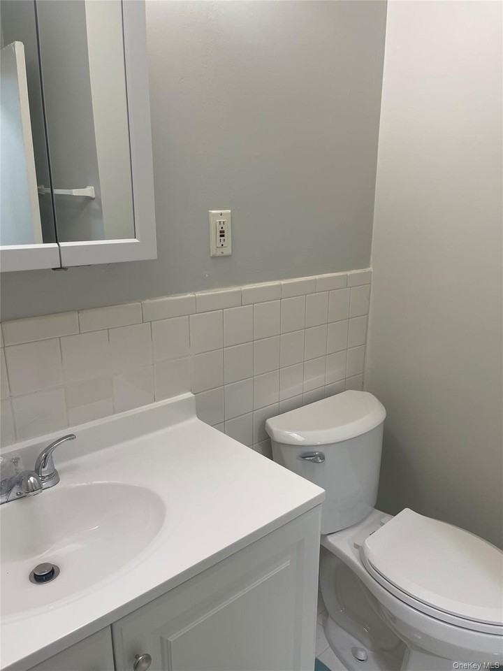 8407 266th St - Photo 5 of 20
