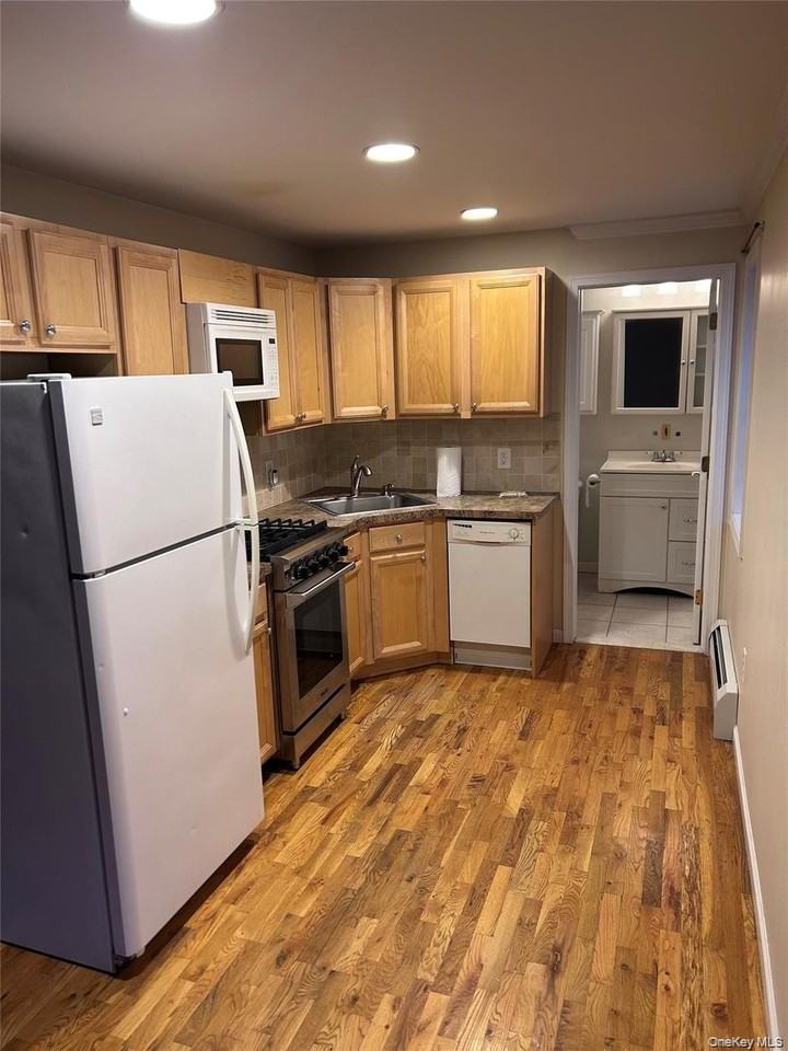 106 Newport Bridge Rd #3 - Photo 5 of 9