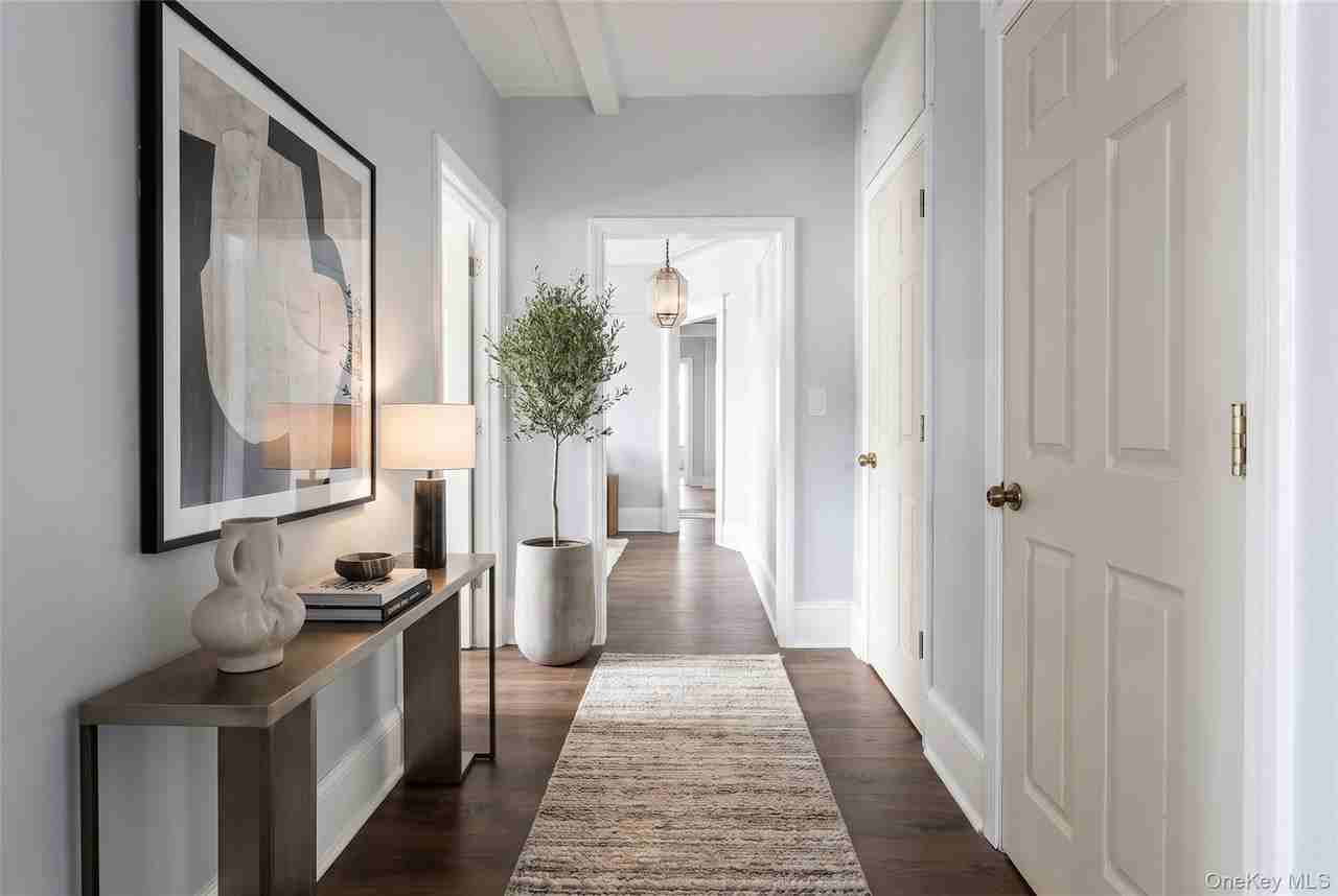 9717 147th Pl - Photo 3 of 9