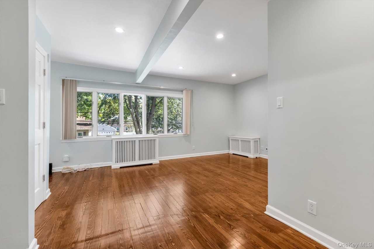 48 Emerson Ave - Photo 3 of 19