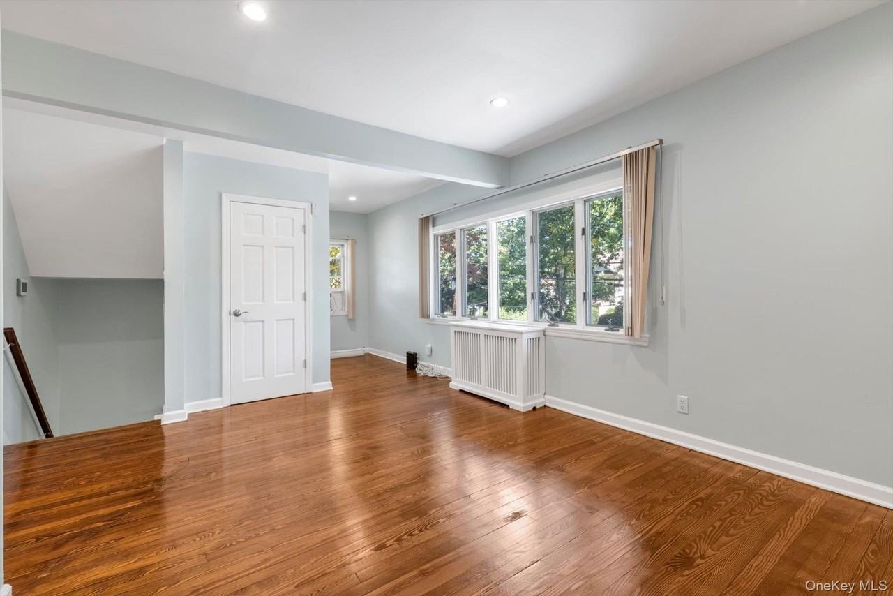 48 Emerson Ave - Photo 5 of 19