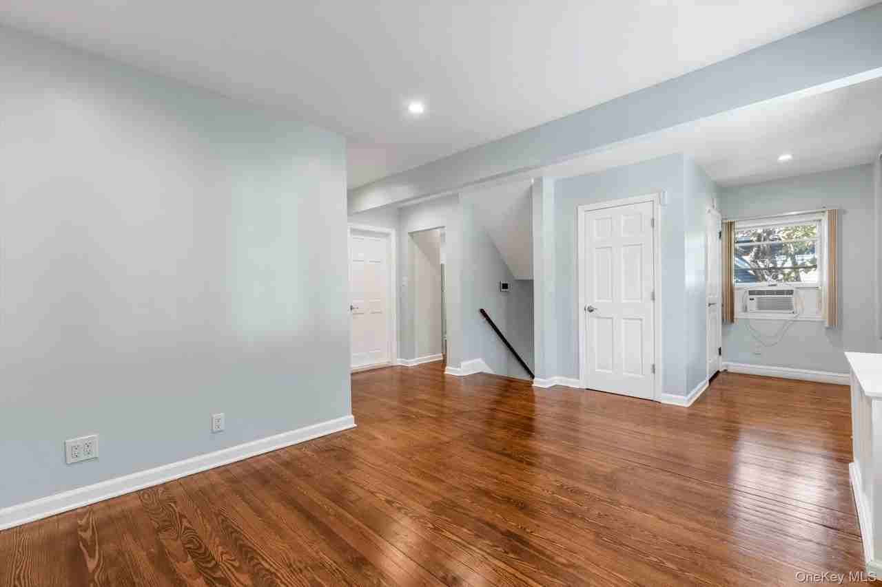 48 Emerson Ave - Photo 6 of 19