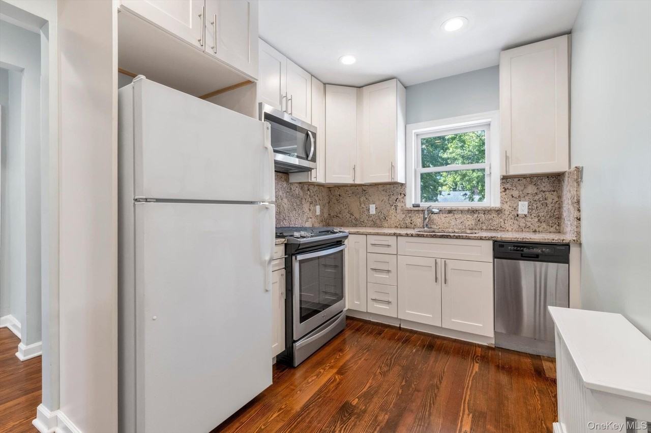 48 Emerson Ave - Photo 7 of 19