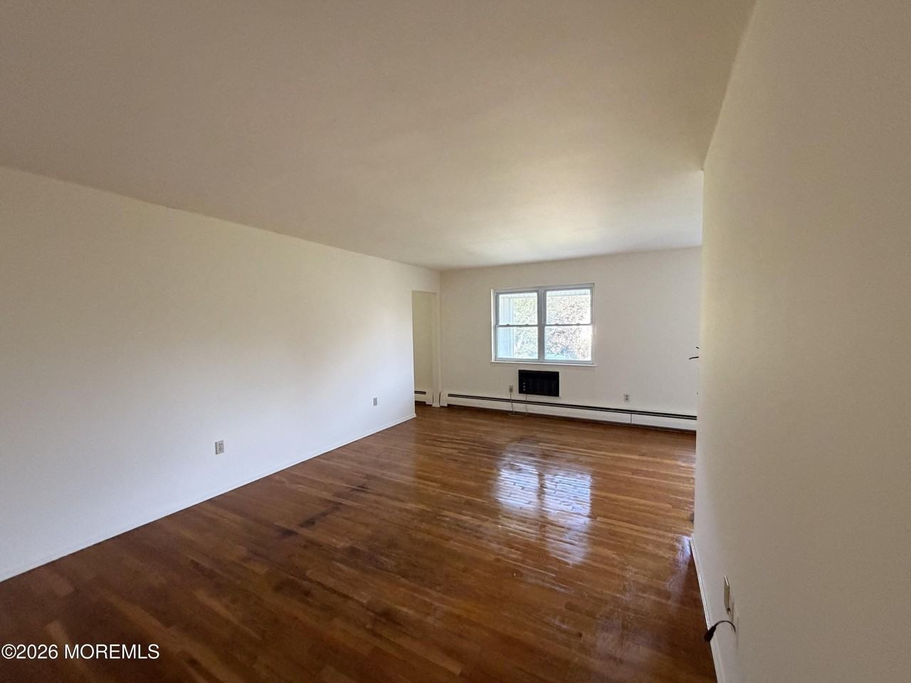 84 Manchester Ct #E - Photo 2 of 7