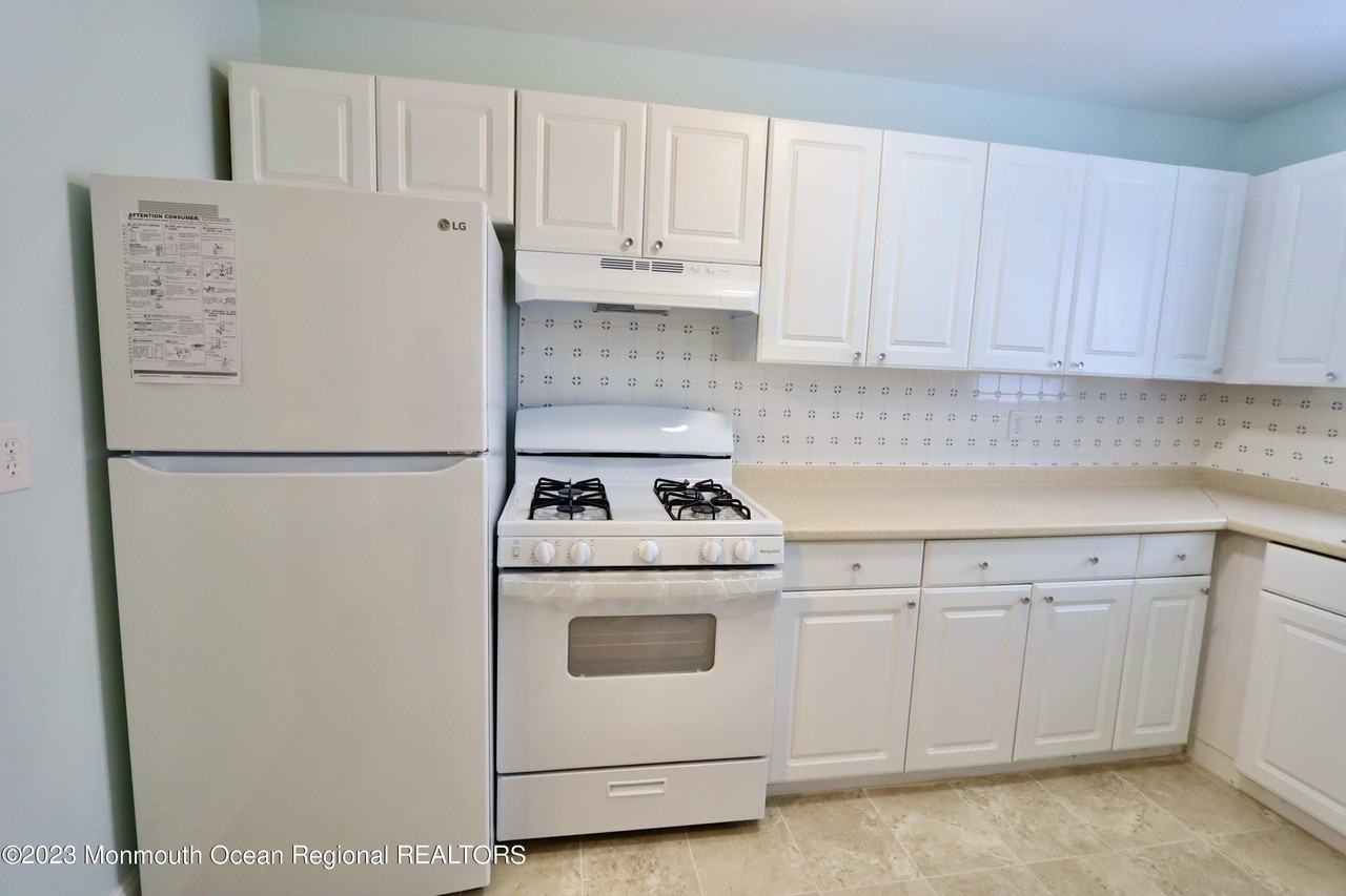 110 Union Ave #B - Photo 4 of 8