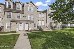 featured image of 205 6th Ave #5