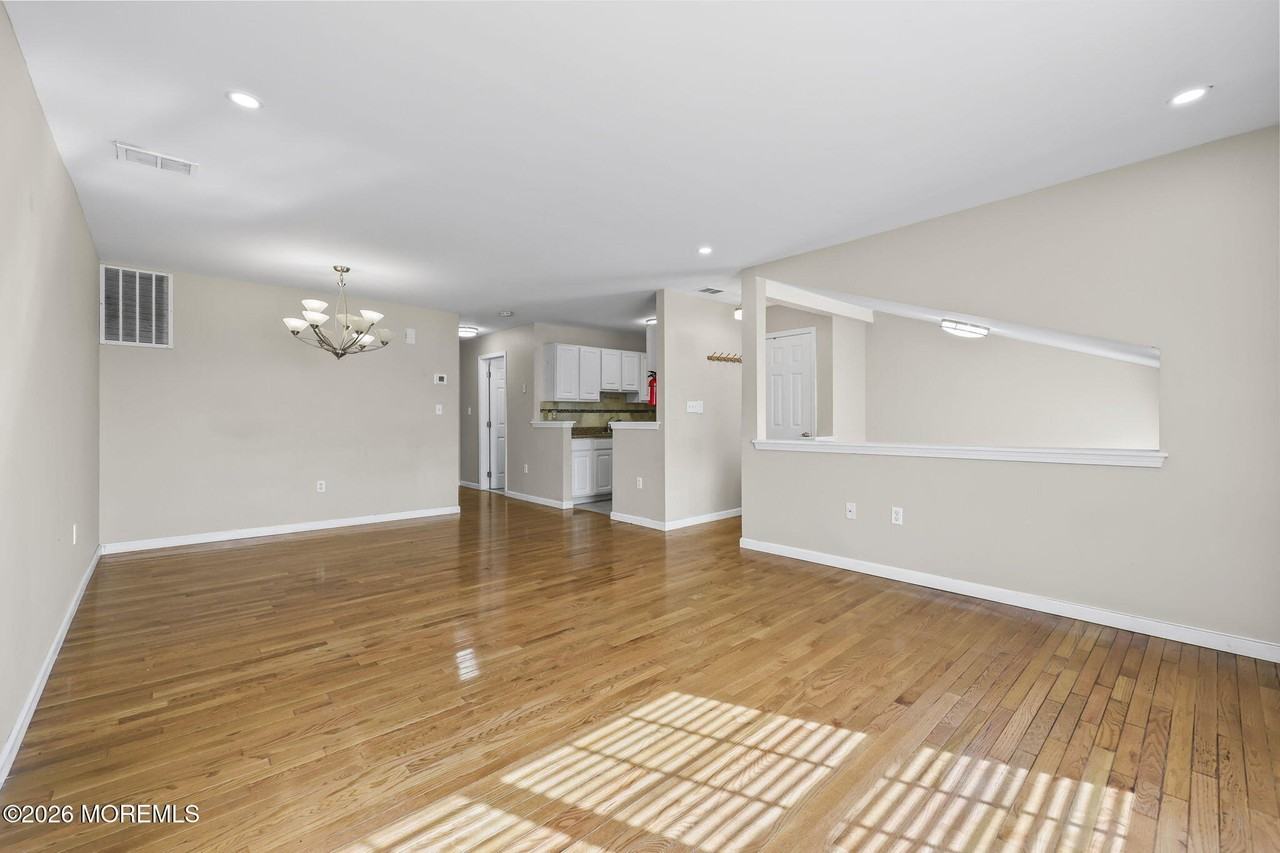 205 6th Ave #5 - Photo 3 of 16