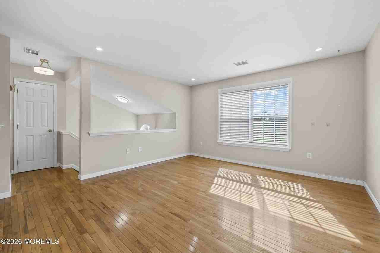 205 6th Ave #5 - Photo 5 of 16