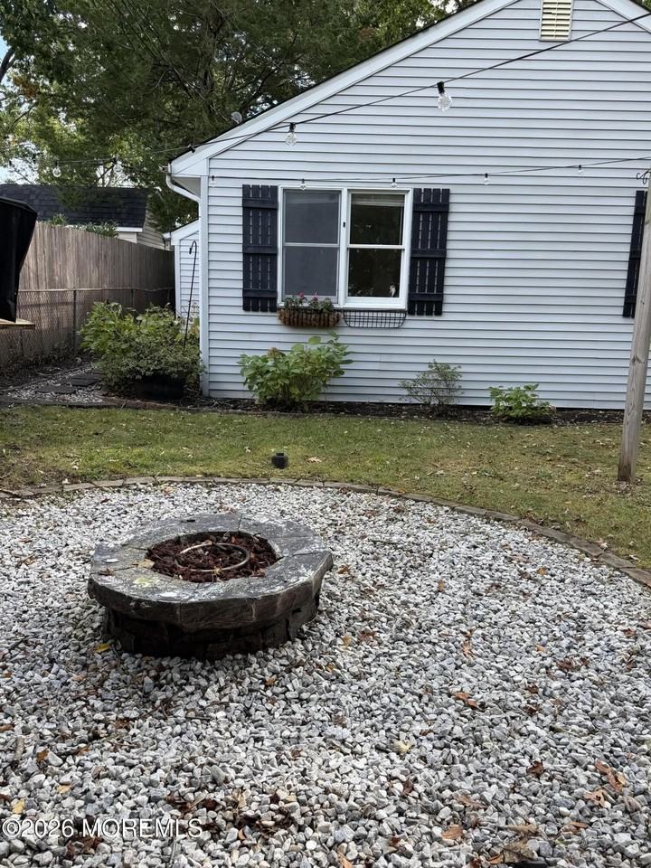 1904 Meadow Rd - Photo 3 of 15