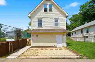 featured image of 275 Laurence Pkwy #B