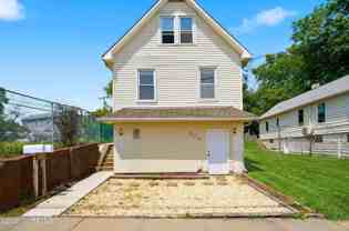 275 Laurence Pkwy #B - Photo 1 of 1