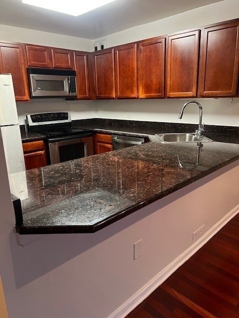 525 W Hawthorne Pl #2704 - Photo 4 of 11