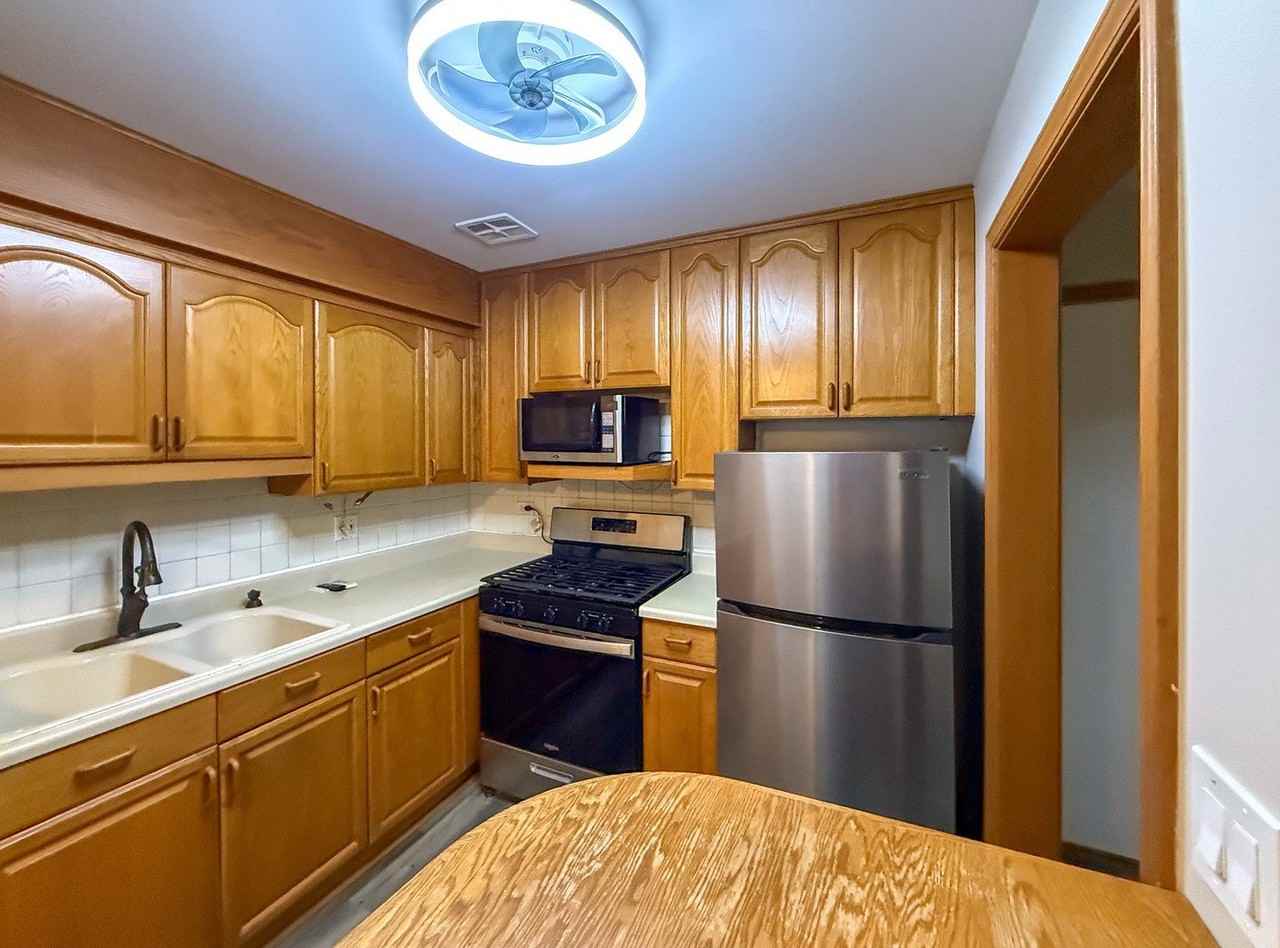 16W471 79th St #4-105 - Photo 5 of 12