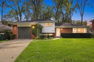 featured image of 221 W Sheridan Pl