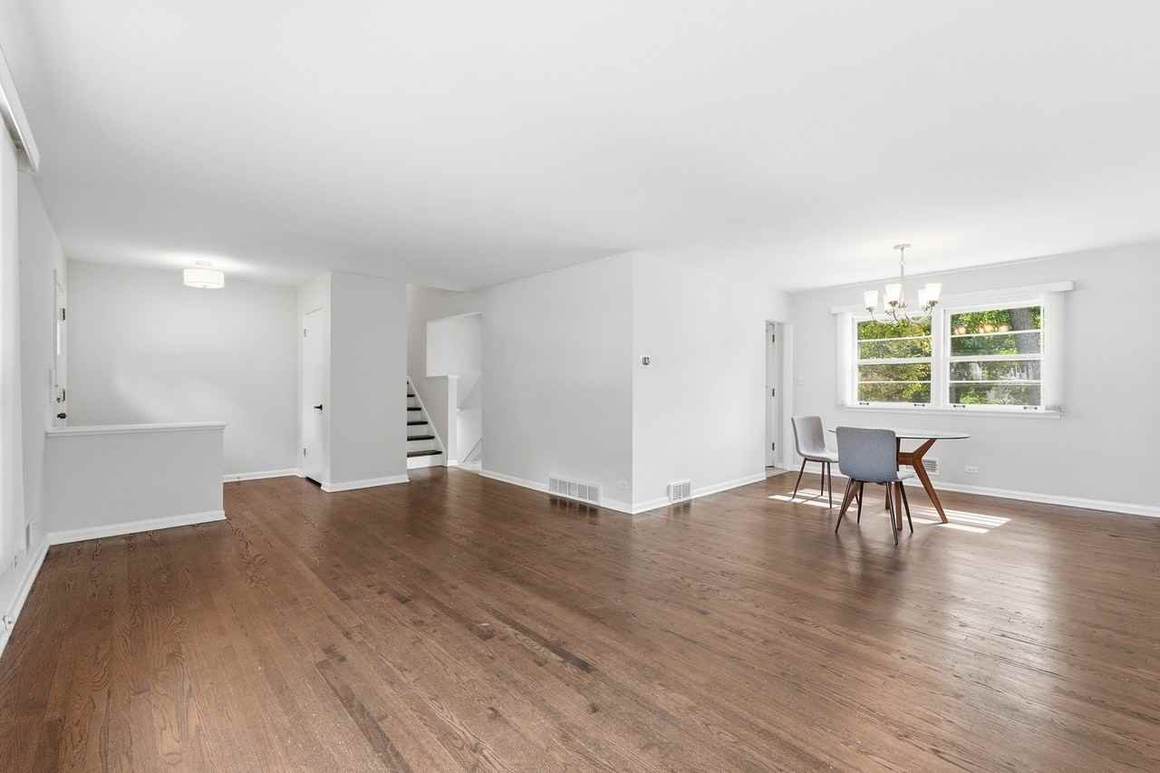 221 W Sheridan Pl - Photo 4 of 50