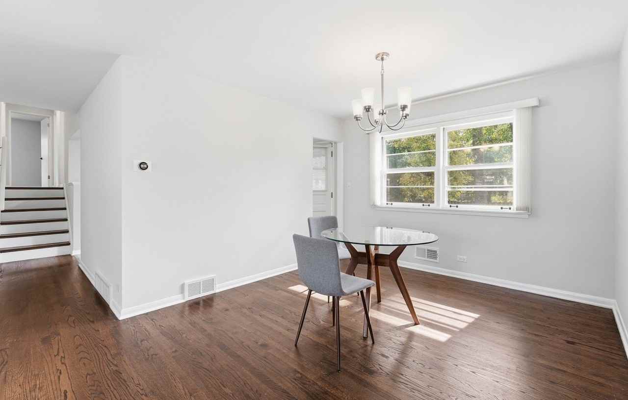 221 W Sheridan Pl - Photo 5 of 50