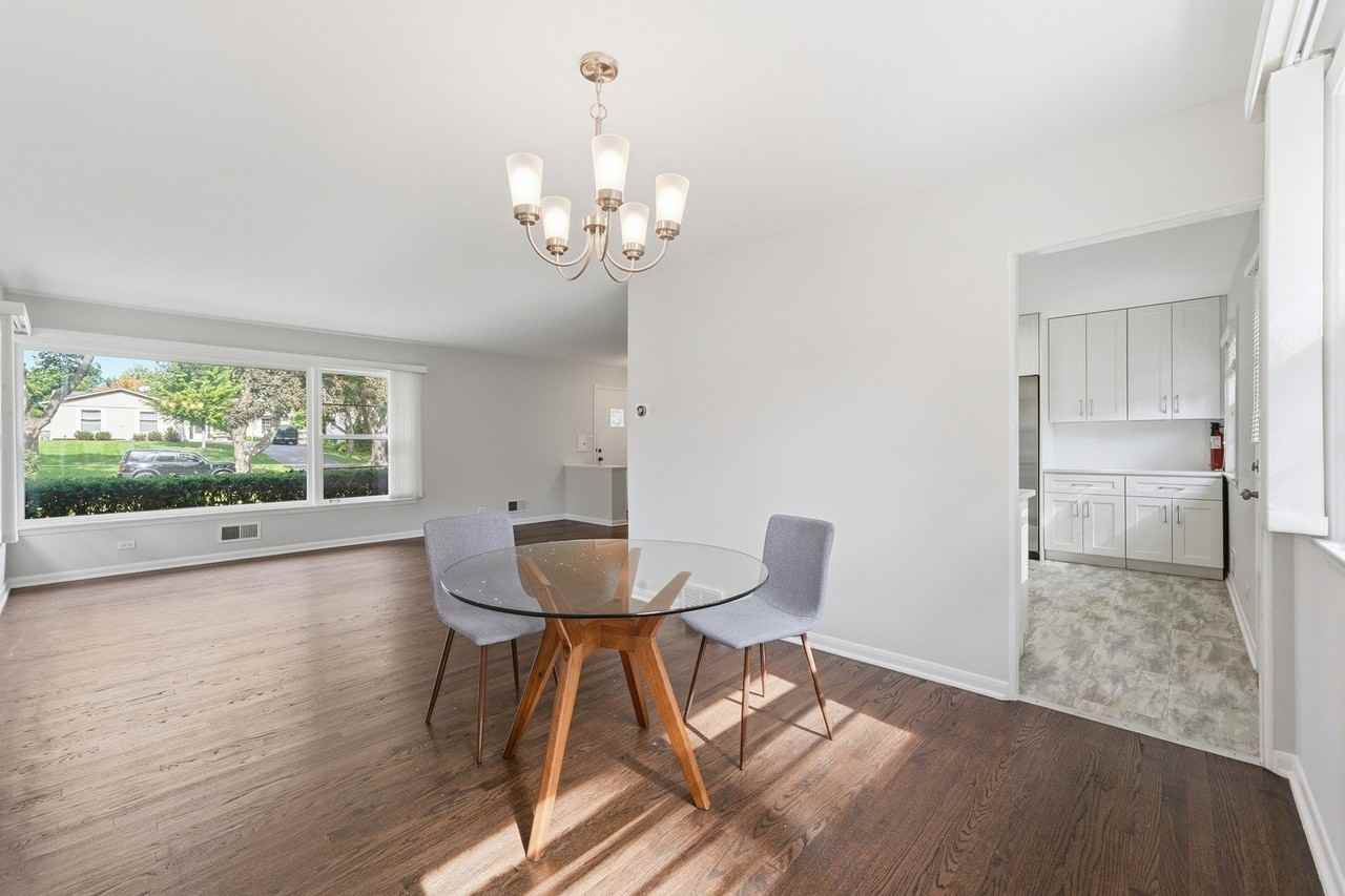 221 W Sheridan Pl - Photo 6 of 50