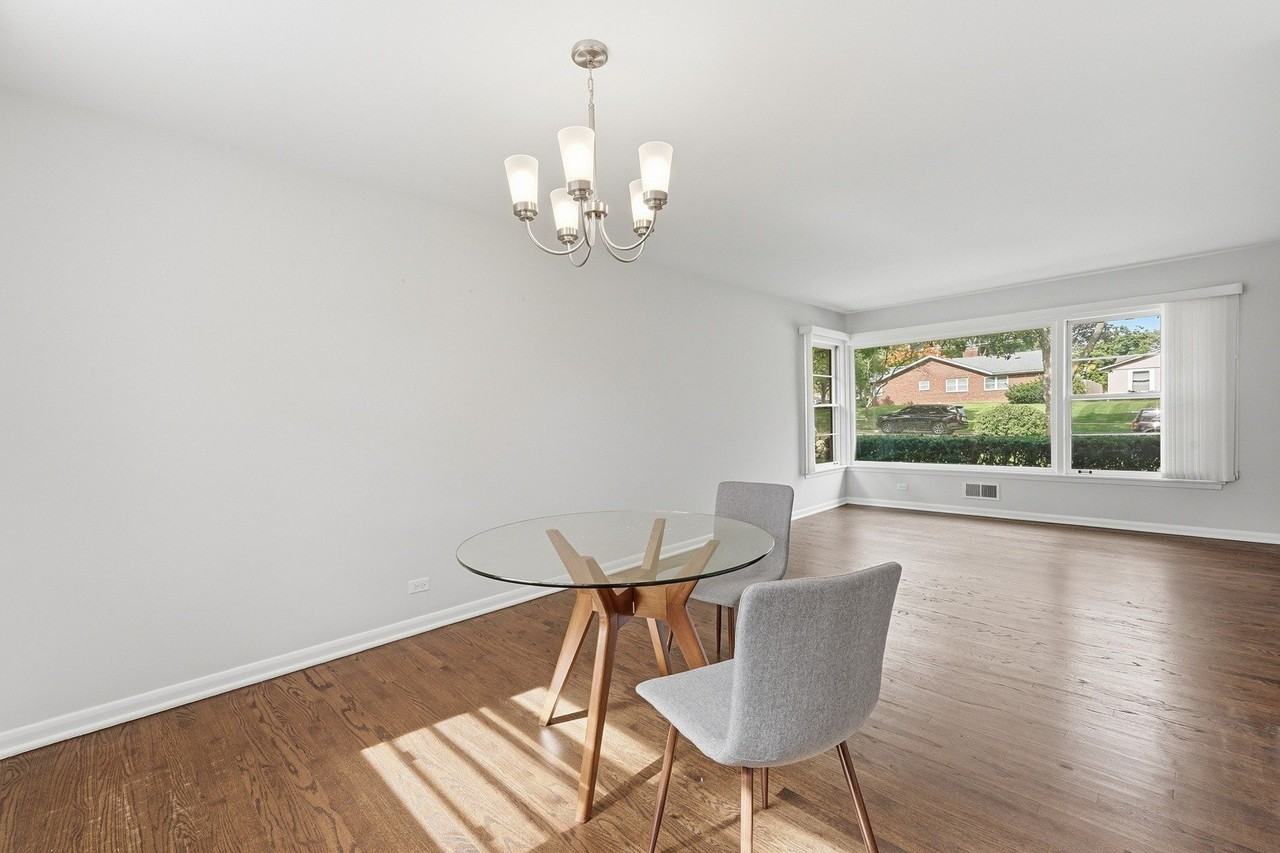 221 W Sheridan Pl - Photo 7 of 50